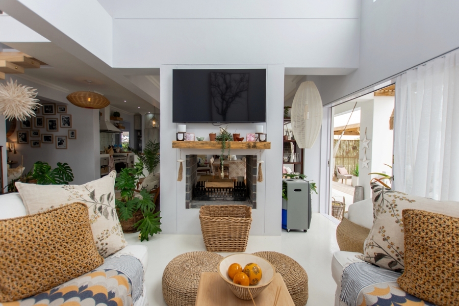 4 Bedroom Property for Sale in Sandy Point Western Cape